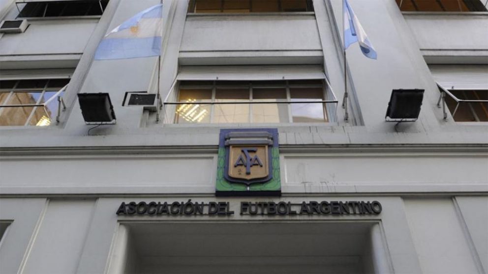 AFA espera por el Trofeo de Campeones entre Platense y Estudiantes para definir la Recopa de Campeones 2026: quiénes la jugarán