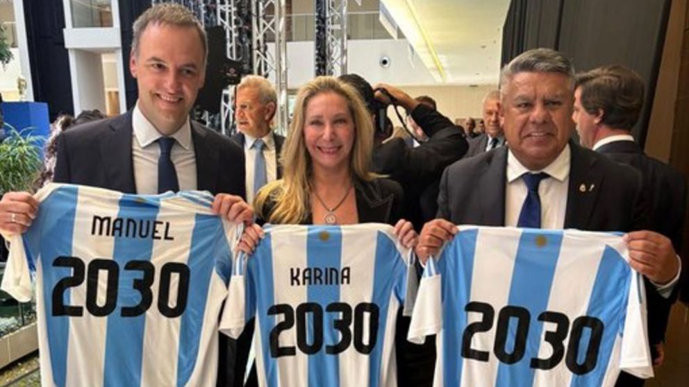 Karina Milei y Claudio Tapia, cara a cara en Paraguay en el anuncia de Argentina como sede del Mundial 2030