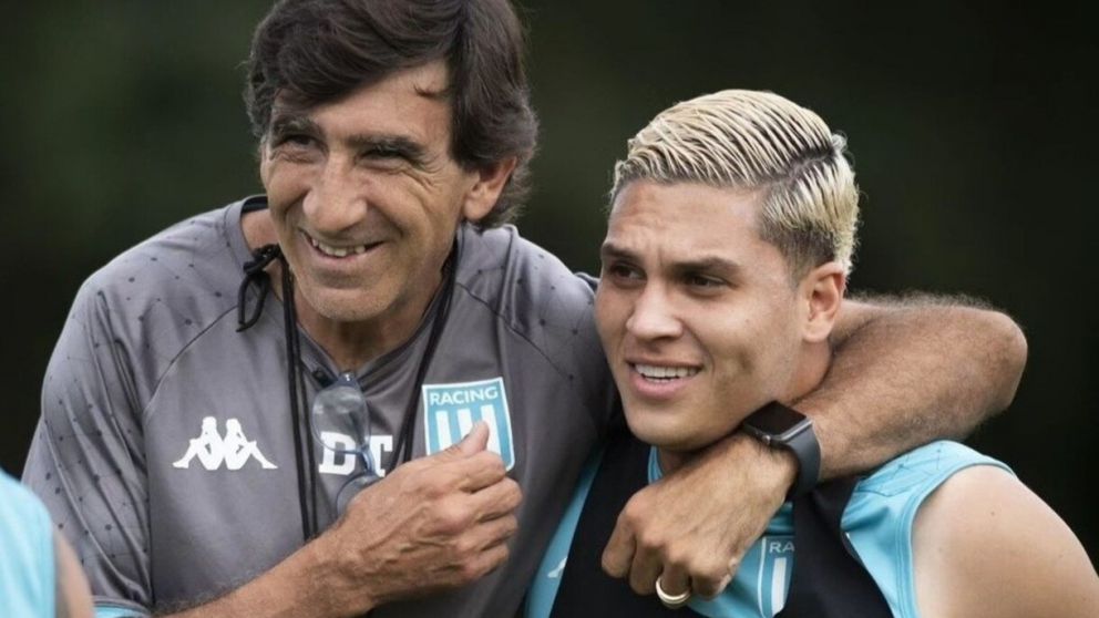 ¿Se quedan en Racing?: Gustavo Costas habló de su futuro y el de Juanfer Quintero