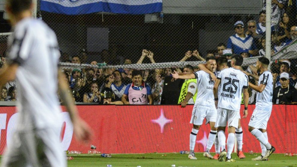 Central Córdoba de Santiago del Estero derrotó a Vélez y es el nuevo campeón de la Copa Argentina