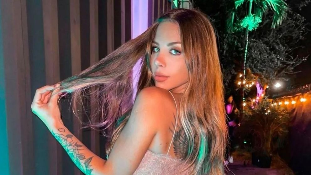 Romina Malaspina está al rojo vivo: bikini súper sensual y un pantalón de red que estimula la imaginación