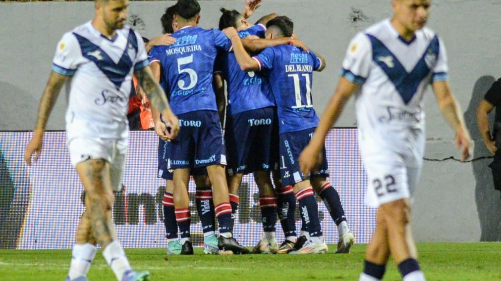 Unión de Santa Fe le dio un golpazo a Vélez y la Liga Profesional sigue abierta