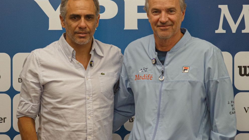 Javier Frana fue presentado como el nuevo capit�n del equipo argentino de tenis y mand� un aviso: "Todos arrancan..."