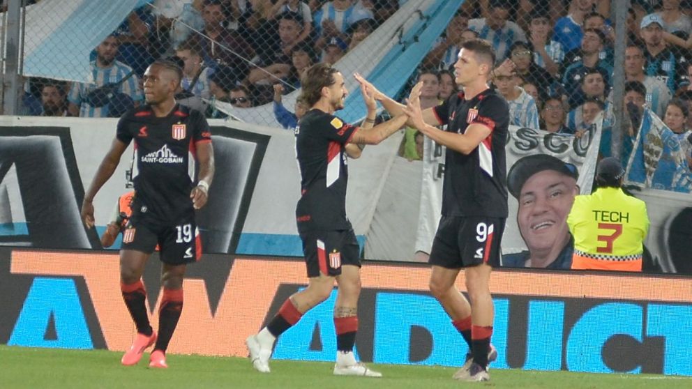 Estudiantes derrotó a Racing en un tremendo partidazo y lo alejó de la pelea por el título de la Liga Profesional