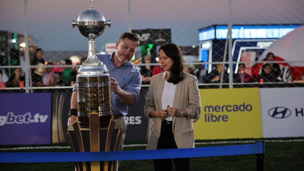 Alejandro Domínguez estuvo presente en la inauguración del Fan Zone de la Copa Libertadores antes de la gran final