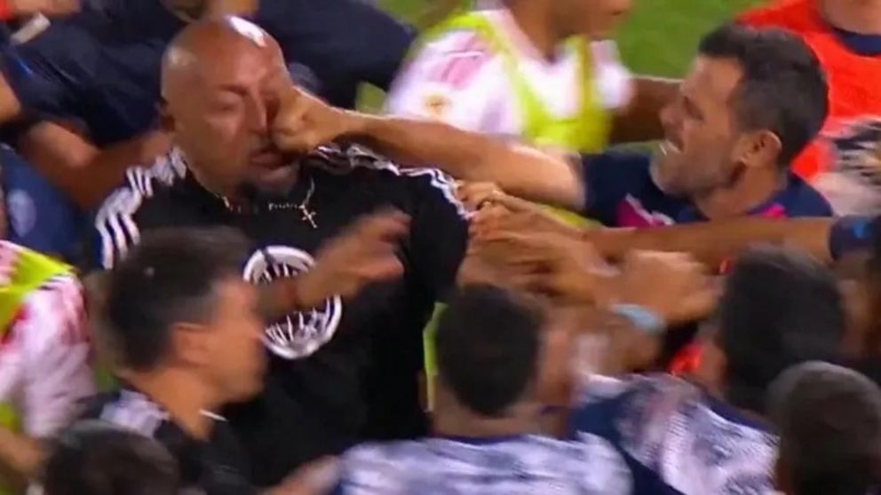 Atento River: fuerte multa para La Roca, el seguridad que se metió en la pelea ante Independiente Rivadavia