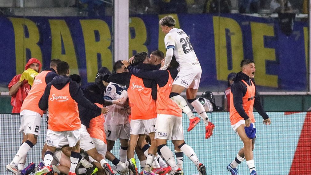 Vélez venció 4-3 a Boca en un partido para el recuerdo y jugará la final de la Copa Argentina