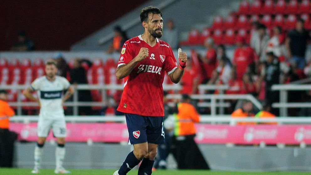 Independiente hizo bien los deberes: le ganó a Gimnasia y mantiene firme la ilusión de meterse en una copa internacional