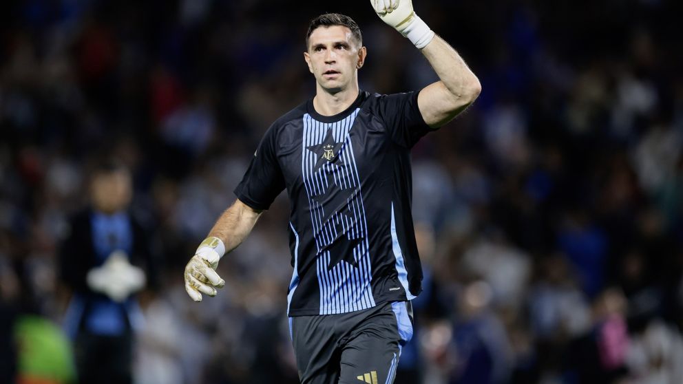 Boca le hizo un particular homenaje a Dibu Martínez en la previa del choque entre la Selección Argentina y Perú