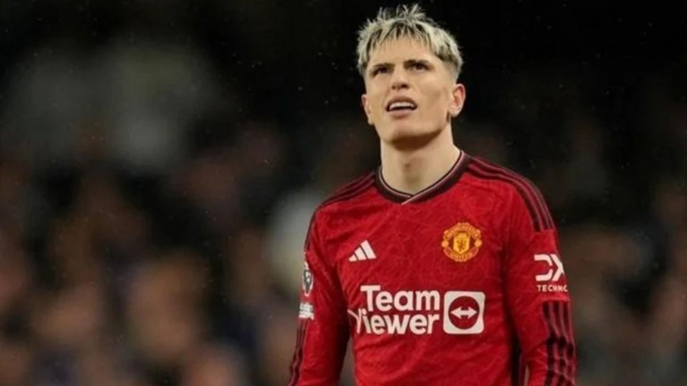 Un ídolo del Manchester United despedazó a Garnacho por no festejar un gol: "Que se busque un trabajo en..."