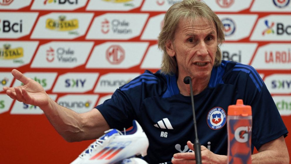 Ricardo Gareca habló de la vuelta de Arturo Vidal a Chile y mostró ganas de "sostenerse en el cargo"