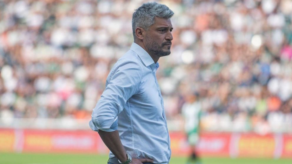 Gustavo Munúa dejó de ser el entrenador de Banfield: quién será su reemplazante tras el polémico comunicado del club