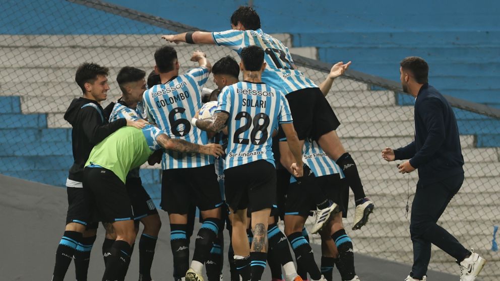 Racing, con una delicia de Juanfer Quintero a lo Rubén Paz, se sacó de encima a Independiente Rivadavia y sueña con la Liga Profesional
