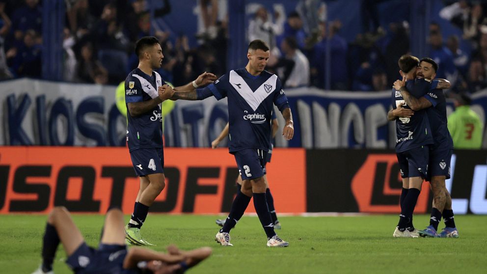 Vélez sacó adelante un partido durísimo con Tigre y volvió a tomar ventaja en la Liga Profesional