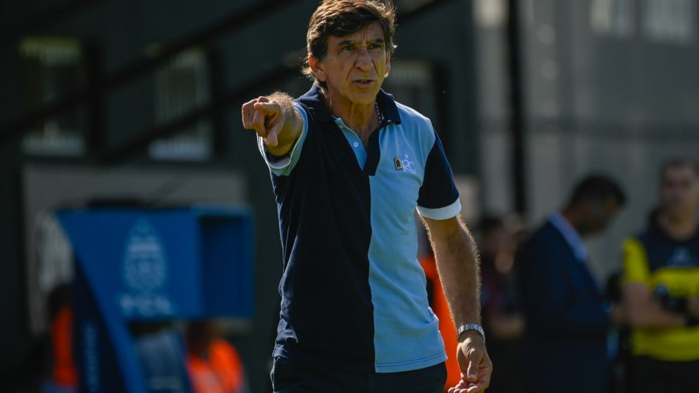 Costas se deshizo en elogios para sus jugadores tras la victoria de Racing ante Barracas Central: "Este grupo..."