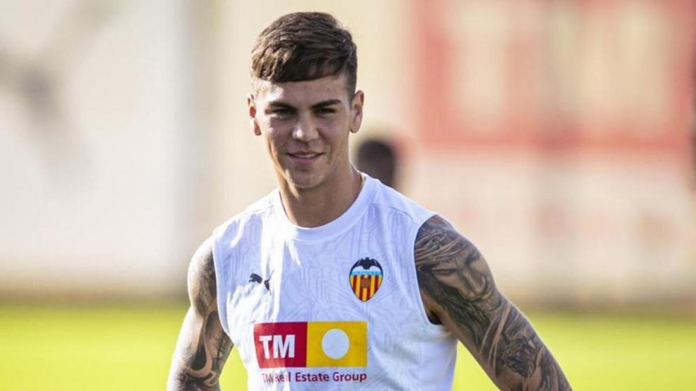 Quién es Enzo Barrenechea, la sorpresa de Scaloni en la lista de la Selección Argentina