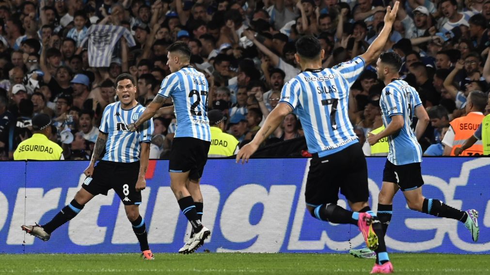 Racing derrotó a Corinthians y es finalista de la Copa Sudamericana