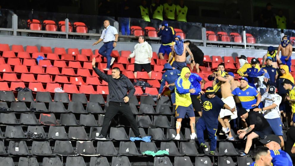 El Gobierno sancionó a los barras de Boca que se enfrentaron con la policía y hablaron con Riquelme en los incidentes por la Copa Argentina