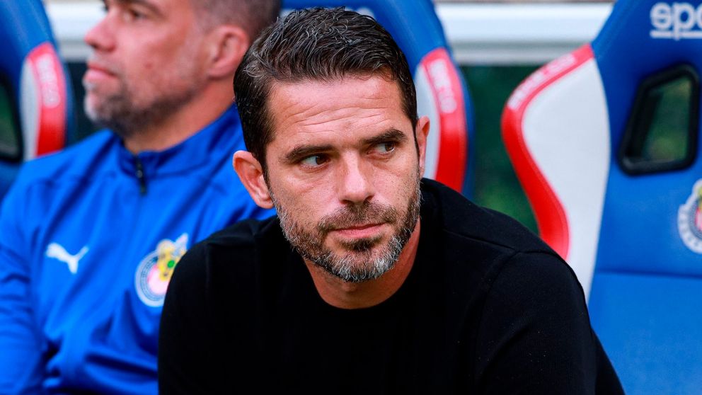 El capit�n de Chivas destroz� a Fernando Gago tras su salida: "Fue mejor que..."