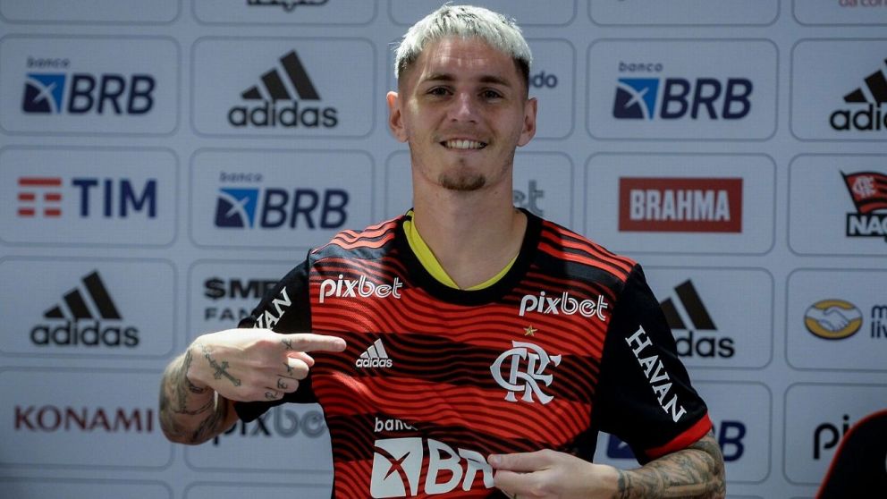 Quién es Guillermo Varela, el futbolista detenido durante una pelea de la policía con hinchas de Peñarol