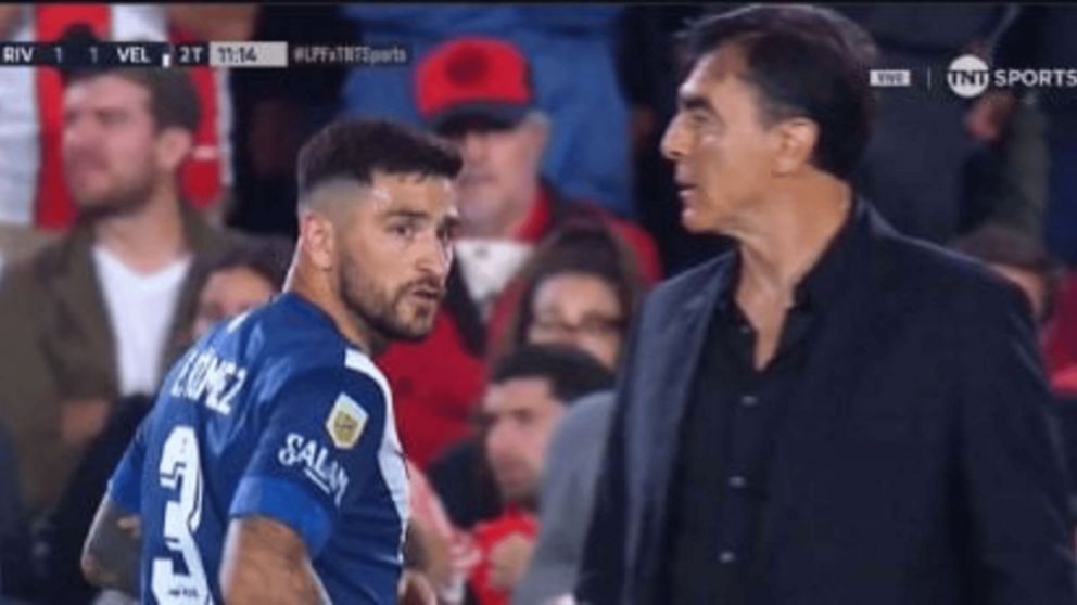 Escándalo en Vélez: la drástica sanción que recibiría Elías Gómez tras su fuerte cruce con Quinteros