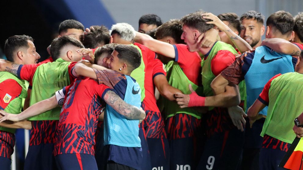 San Lorenzo y un grito de desahogo ante Barracas: crónica de un partido ordinario en el que el juez Luis Lobo Medina fue el protagonista