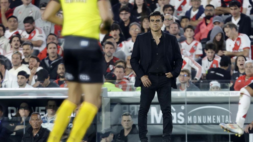 Video: El�as G�mez ENLOQUECI�, tild� de "cag�n" a Gustavo Quinteros y LO AMENAZ�