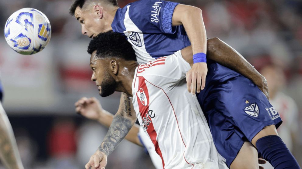 River pudo ganarlo, pero no pasó del empate ante Vélez y QUEDÓ LEJOS: 1-1 en el Monumental