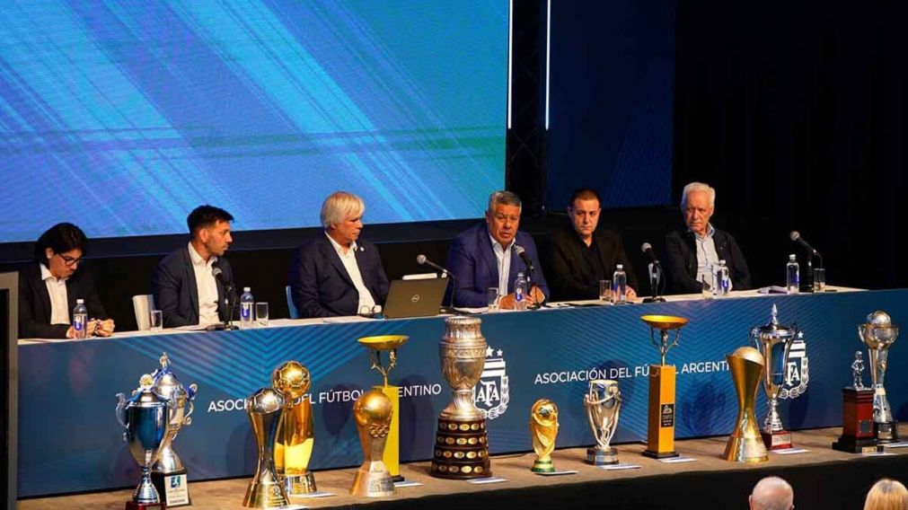 Asamblea en AFA: se ANULARON los descensos y Chiqui Tapia fue REELECTO