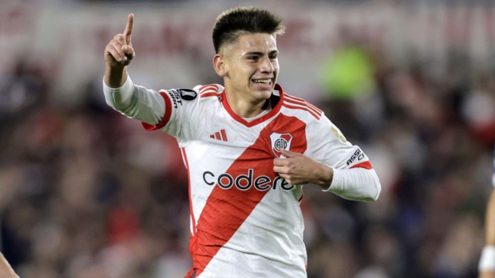ATENTOS: River negocia con Manchester City para EXTENDER el préstamo de Echeverri