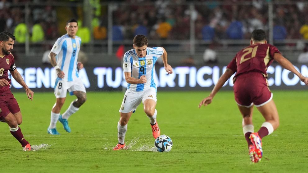 Pasados por agua: la Selecci�n Argentina NO PUDO con Venezuela y el empate le qued� bien a los dos