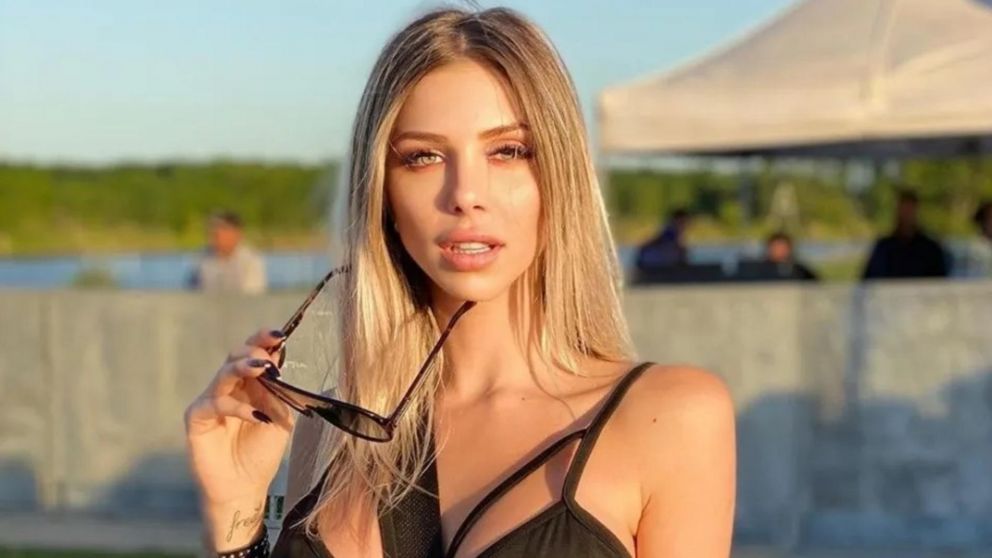 Romina Malaspina te INVITA a CHATEAR con ella en OnlyFans con un video que EXPLOTA de sensualidad