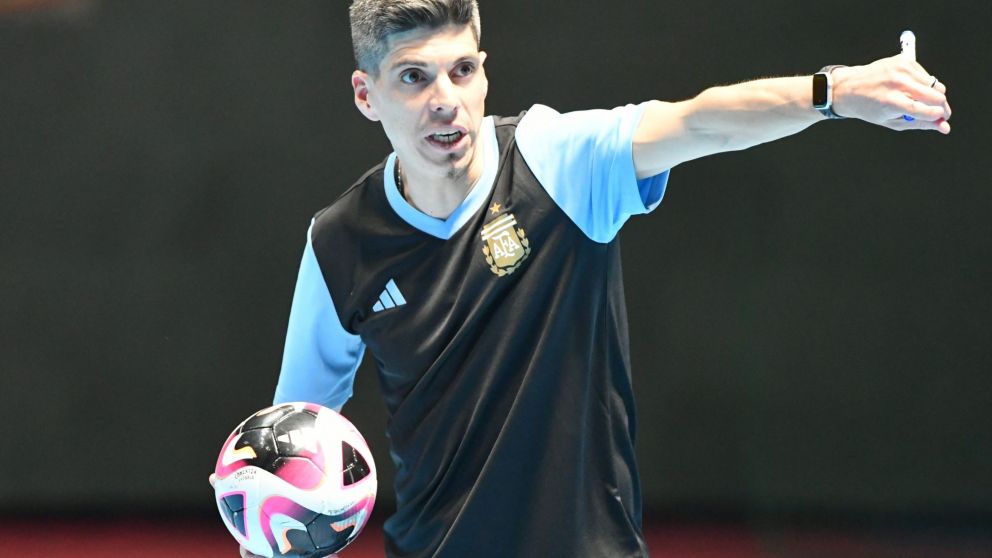 El entrenador de la Selección Argentina de Futsal DESTROZÓ a Francia por haber ido para atrás contra Irán: "Quedamos manchados"