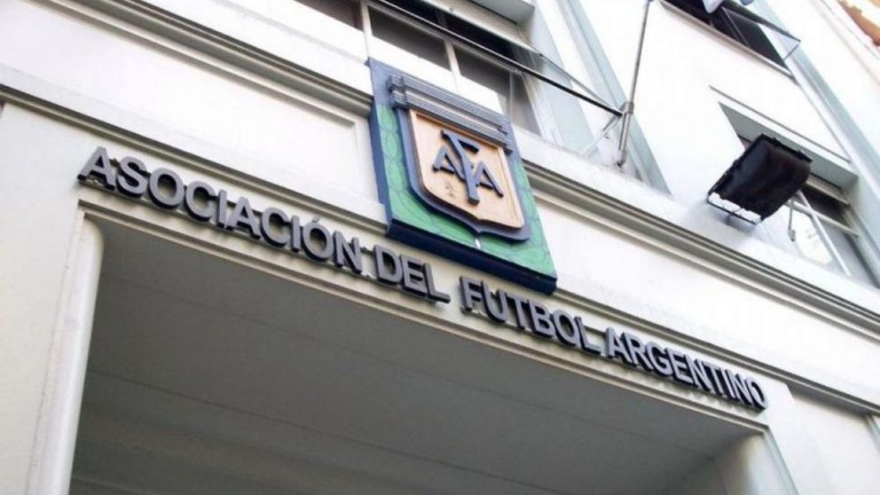 Los CAMBIOS que se ANALIZAN en el f�tbol argentino: adi�s a los descensos y un nuevo FORMATO del torneo