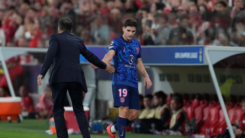 Julián Álvarez fue DESTROZADO por los hinchas de Atlético de Madrid: "Es una estafa"