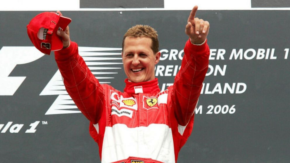 Michael Schumacher hizo su primera aparici�n a 11 a�os del espeluznante accidente que sufri� esquiando