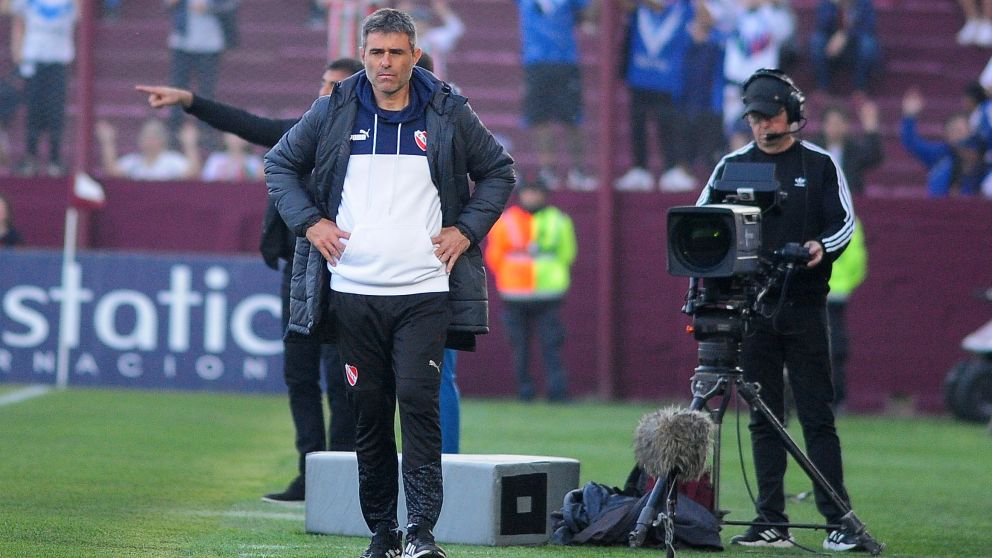 Julio Vaccari, ENOJADÍSIMO, explotó contra todos: "Independiente es el tercer grande solo por su gente"