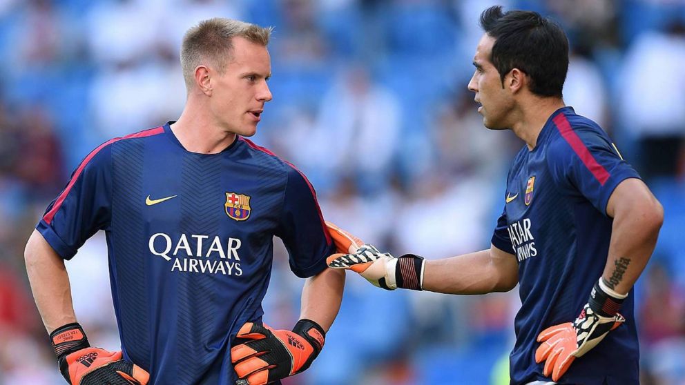 Claudio Bravo se RETIRÓ, pero se ARREPINTIÓ y ahora se OFRECE a Barcelona tras la GRAVE LESIÓN de Ter Stegen