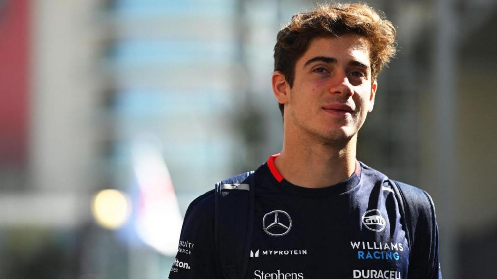 Franco Colapinto encara un DESAFÍO EXTREMO en el GP de Singapur de Fórmula 1: calor, humedad y paredones