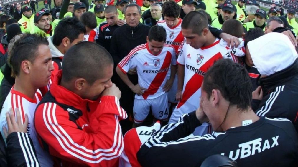 Copa Libertadores PICANTE: la DESAFORTUNADA chicana de un ex jugador de Colo Colo que hizo EXPLOTAR a los hinchas de River