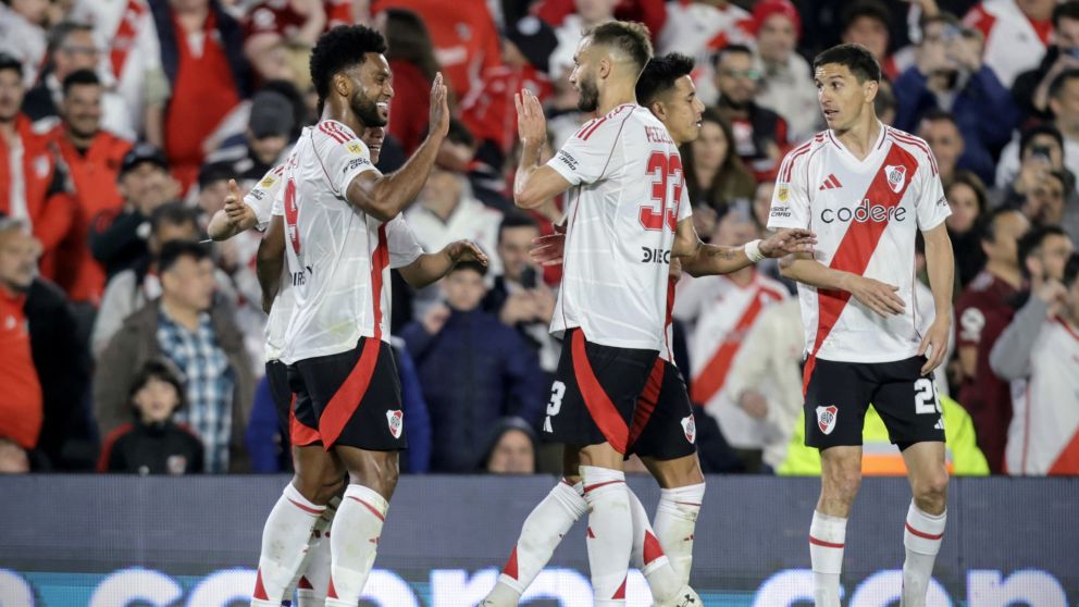 Es el Muñeco Gallardo y su ballet... River volvió a ser el que alguna vez fue y despachó a Atlético Tucumán