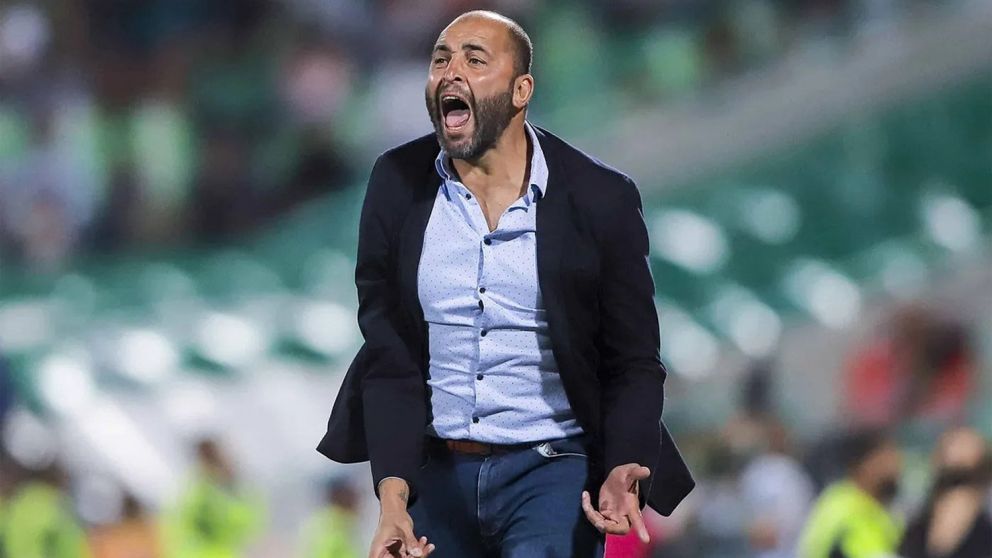 "Cuando quieran y donde quieran": el PICANTE mensaje del DT de Gimnasia para Boca