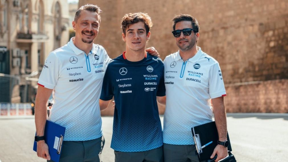 Franco Colapinto ya VIVE el Gran Premio de Azerbaiyán de Fórmula 1 : MATE para relajar y TRACK WALK por el circuito de Bakú