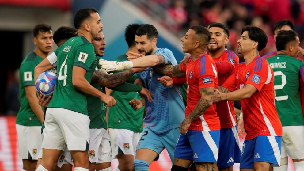 Video POLÉMICO: así fue el INSÓLITO gol de Chile tras la lesión del arquero de Bolivia y que terminó en ESCÁNDALO