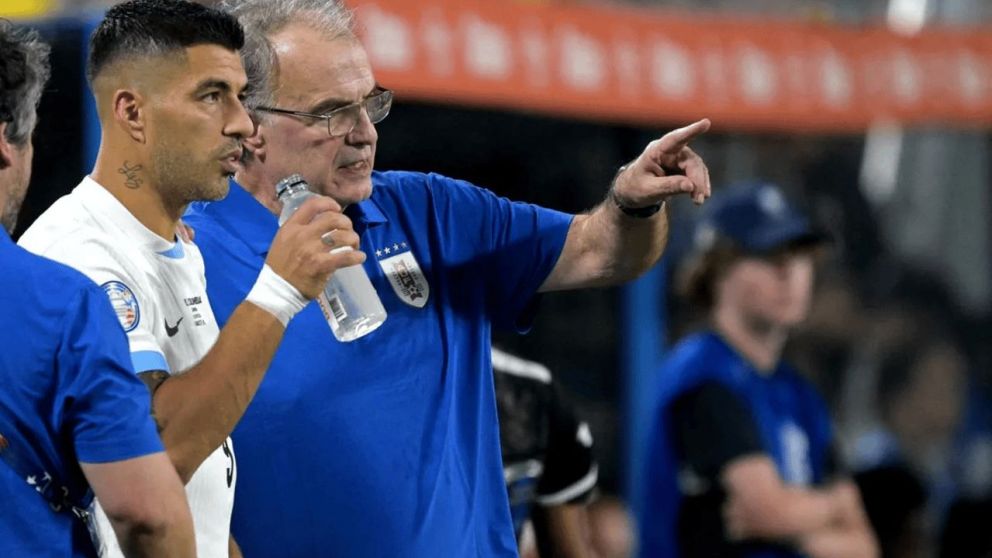 Arde Uruguay: Marcelo Bielsa sería el culpable de la decisión de Luis Suárez de retirarse de la Selección