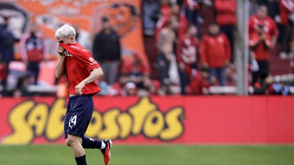 Independiente SUFRIÓ una NUEVA expulsión en la Liga Profesional: la TREMENDA ESTADÍSTICA que condena al Rojo tras el pisotón de Santi López ante River