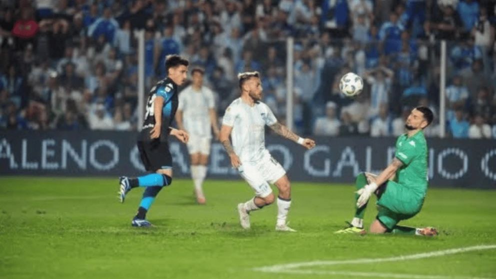 Racing demostró que tiene la mandíbula fácil: perdió con Atlético Tucumán y su presente es LAMENTABLE