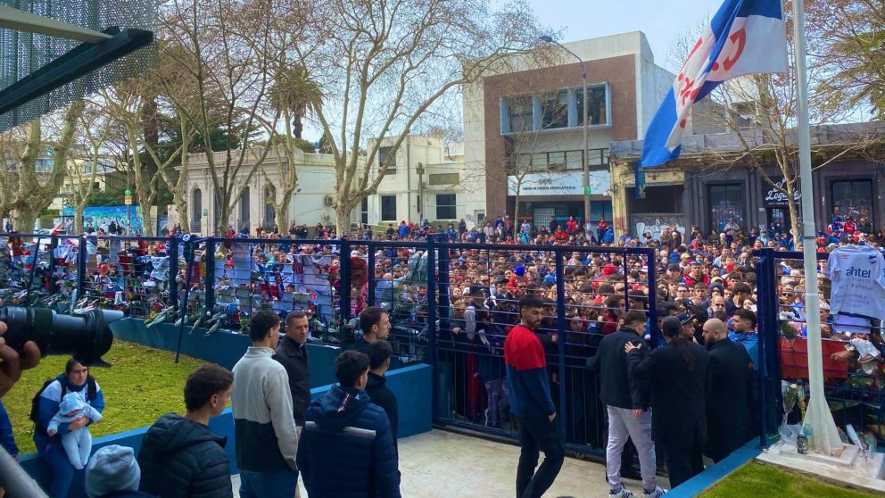 Video: la EMOCIONANTE DESPEDIDA a Juan Izquierdo en medio de lágrimas y puro dolor