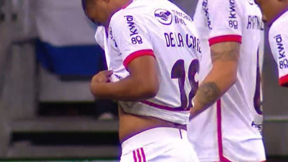 La EMOCI�N de Nicol�s De La Cruz tras el minuto de silencio para Juan Izquierdo en el partido de Flamengo y Bahia