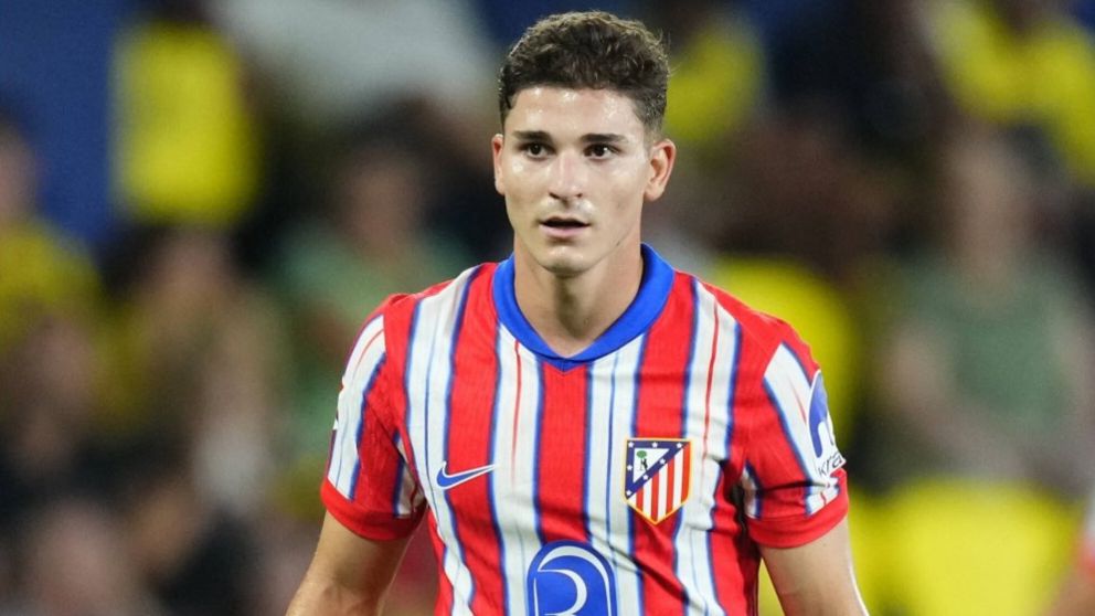 El INFORTUITO comienzo de Juli�n �lvarez en Atl�tico Madrid: Simeone lo SAC� en el entretiempo y a�n no hizo goles